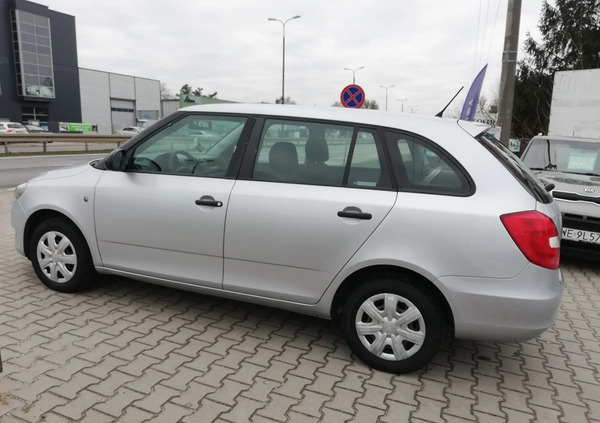 Skoda Fabia cena 15900 przebieg: 208000, rok produkcji 2011 z Piastów małe 121